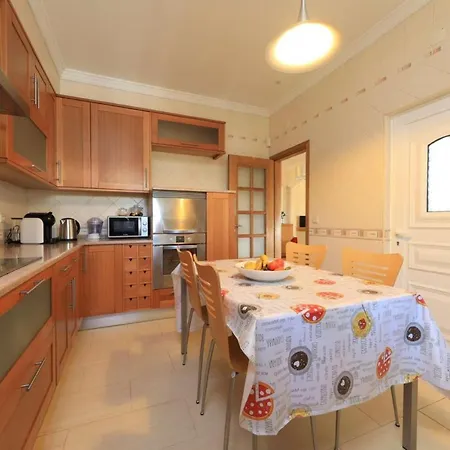 Daisy Villa Guia (Faro)